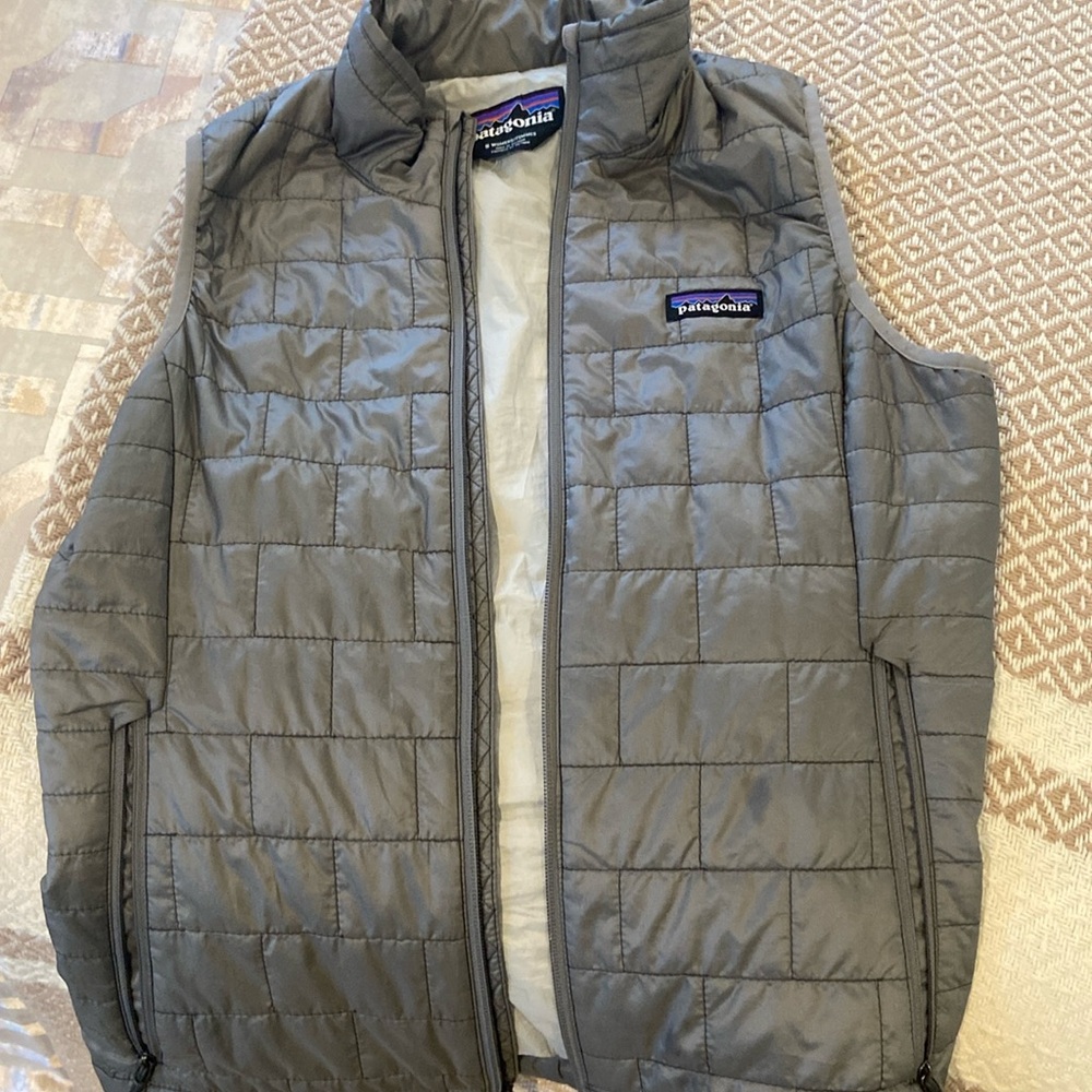 Patagonia size small gray zip up vest